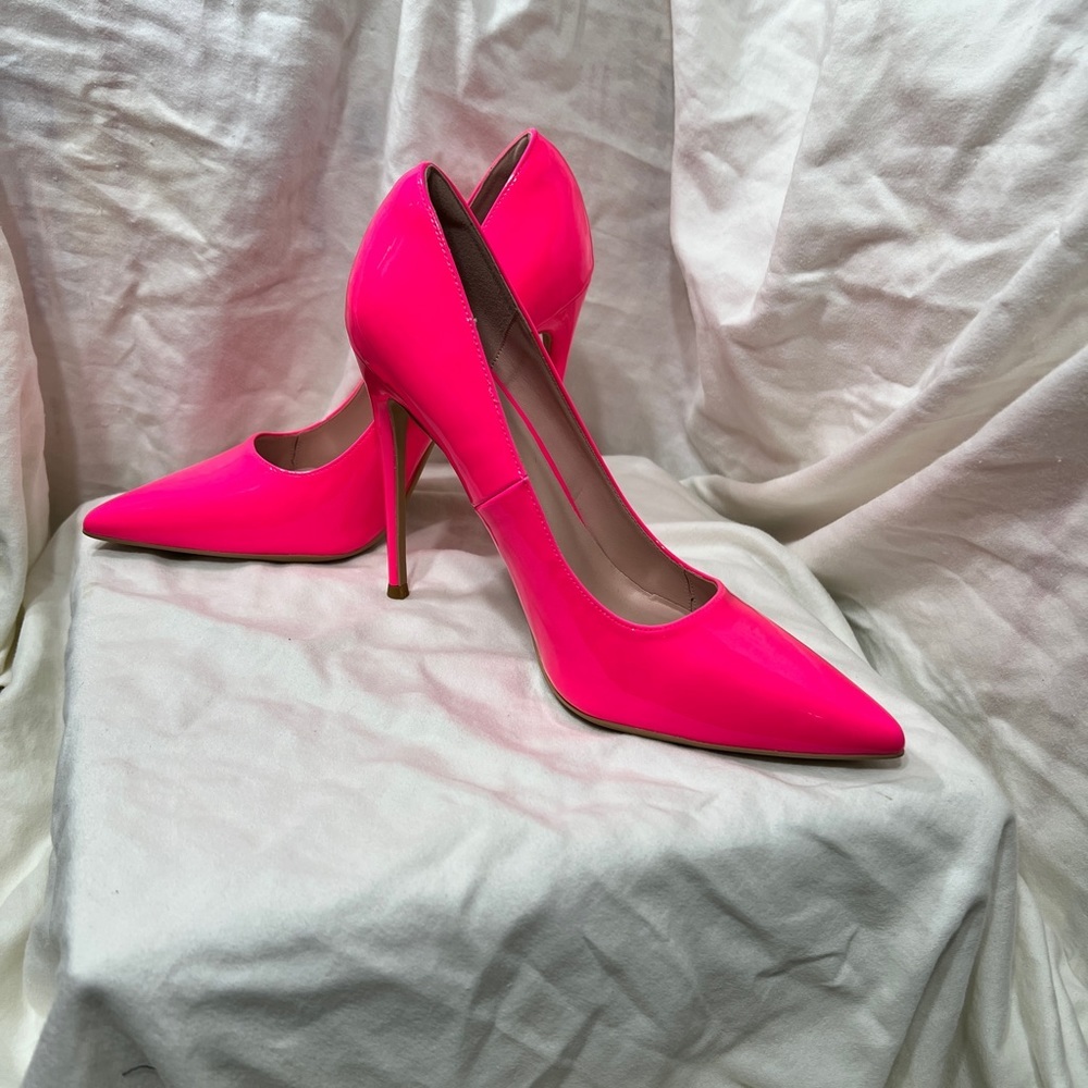 NWOT..Elisabeth Lang Ladys Stiletto Pumps Size 9 Color Barbie Pink 5”☑️
